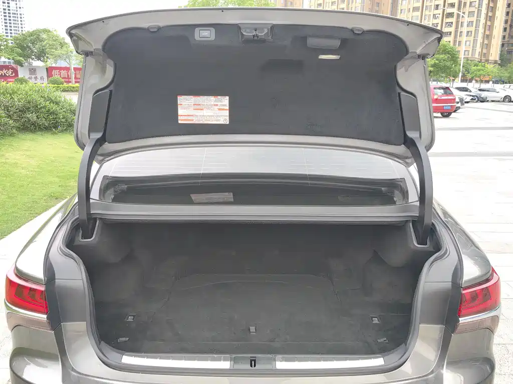 Lexus LS 2019 — фото 19