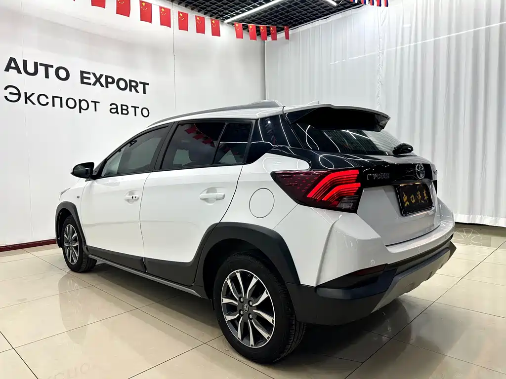 Toyota Yaris L 2022