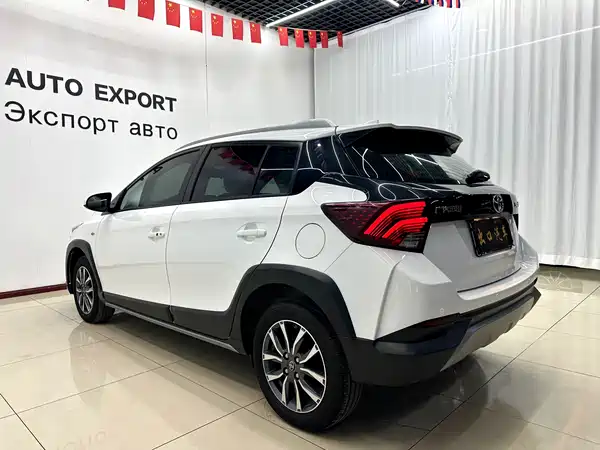 Toyota Yaris L 2022