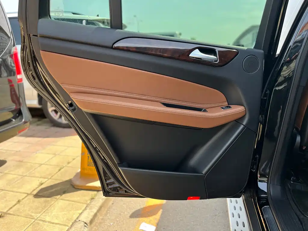 Mercedes-Benz GLS 2018 — фото 15