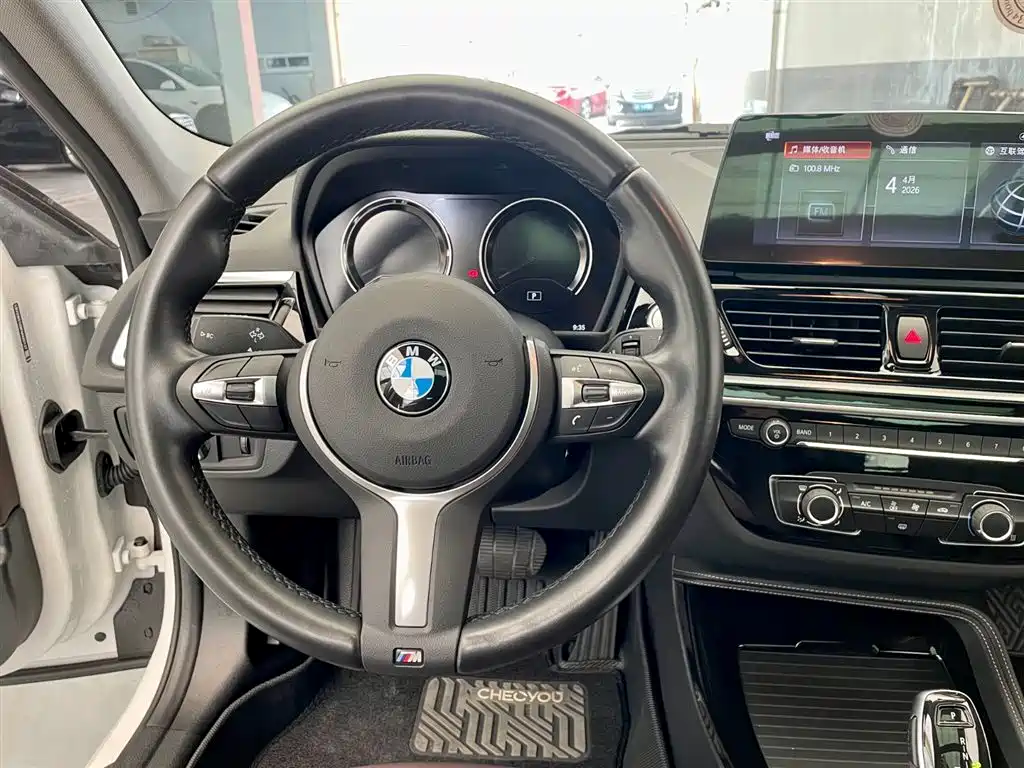 BMW 1 Series 2022 — фото 12