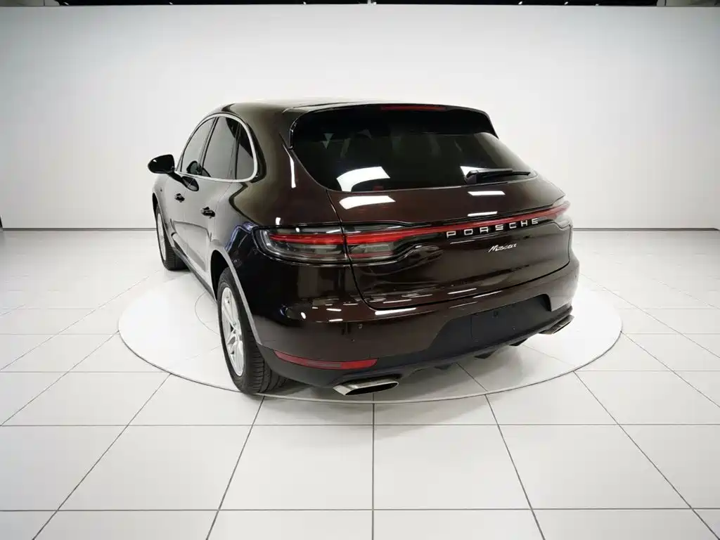 Porsche Macan 2019 — фото 23