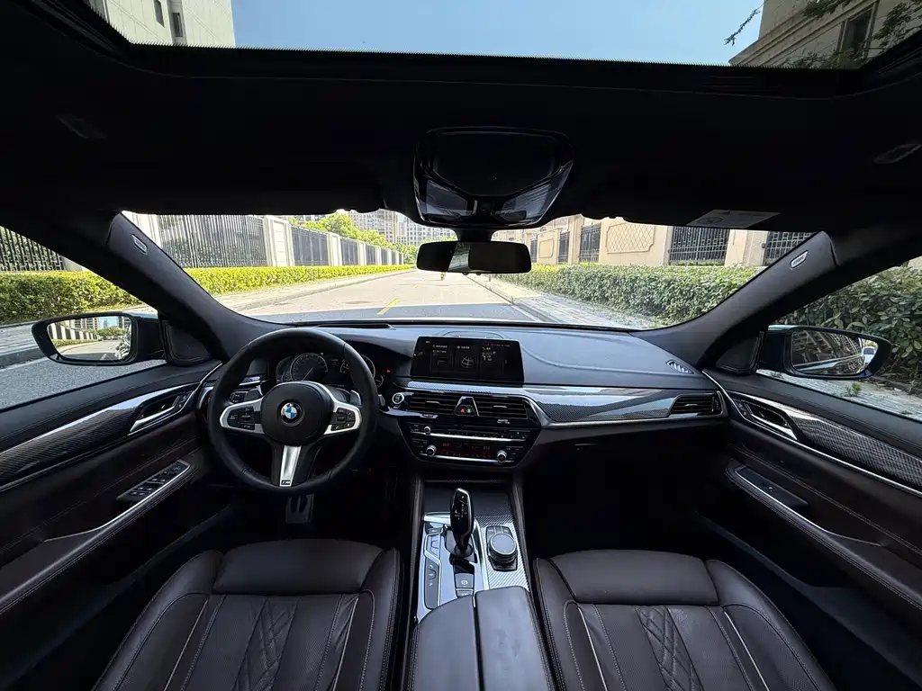 BMW 6 Series GT 2018 — фото 14