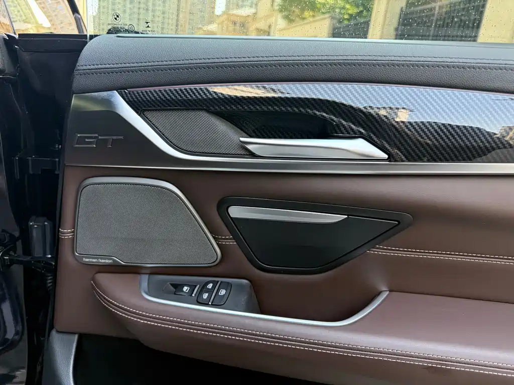 BMW 6 Series GT 2018 — фото 16