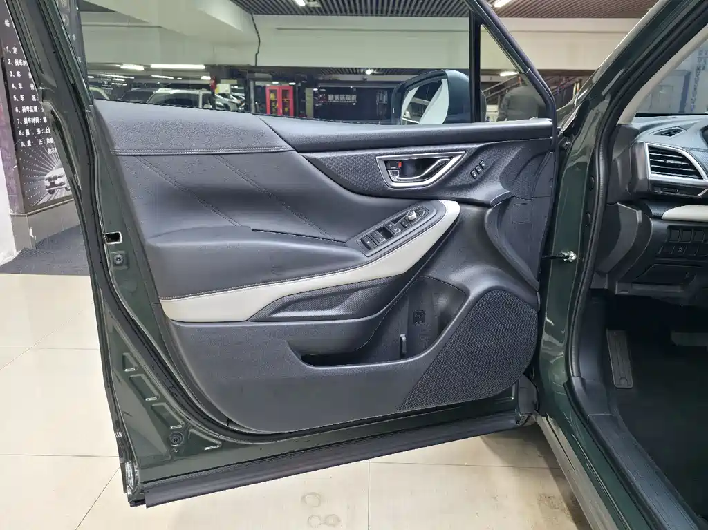 Subaru Forester 2021 — фото 11