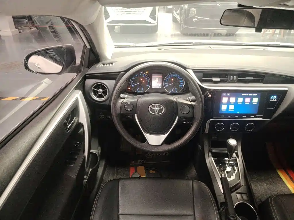 Toyota Corolla 2018 — фото 11