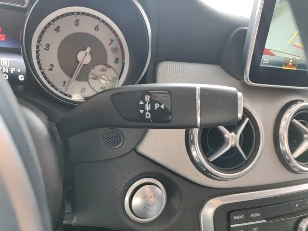 Mercedes-Benz GLA 2016 — фото 14