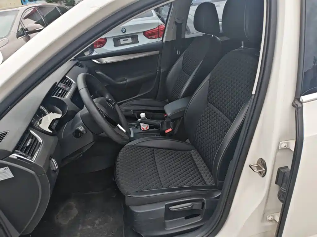 Skoda Octavia 2020 — фото 15