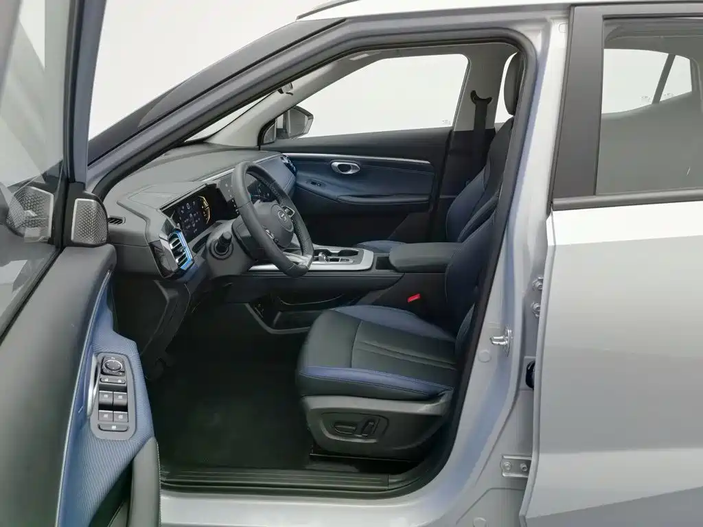 GAC Trumpchi GS3 2025 — фото 10