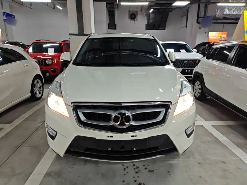 BAIC Shenbao X65 2016 — фото 3