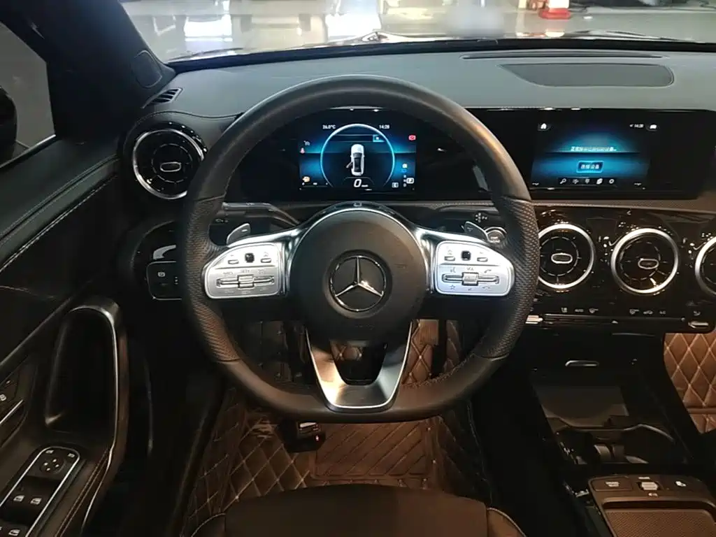 Mercedes-Benz A-Class 2020 — фото 11