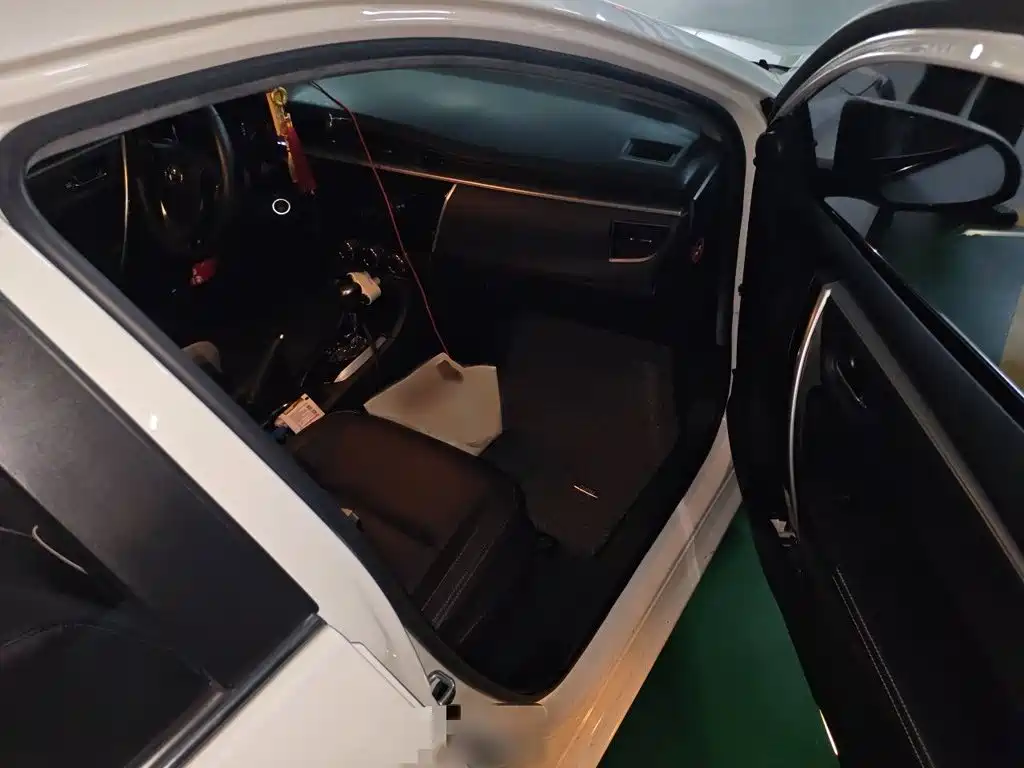 Toyota Corolla 2015 — фото 20