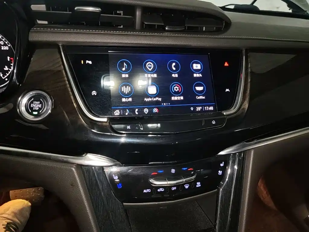 Cadillac XT6 2022 — фото 10