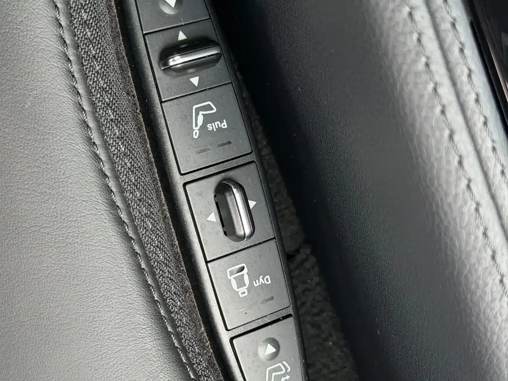Mercedes-Benz CLS AMG 2012 — фото 19