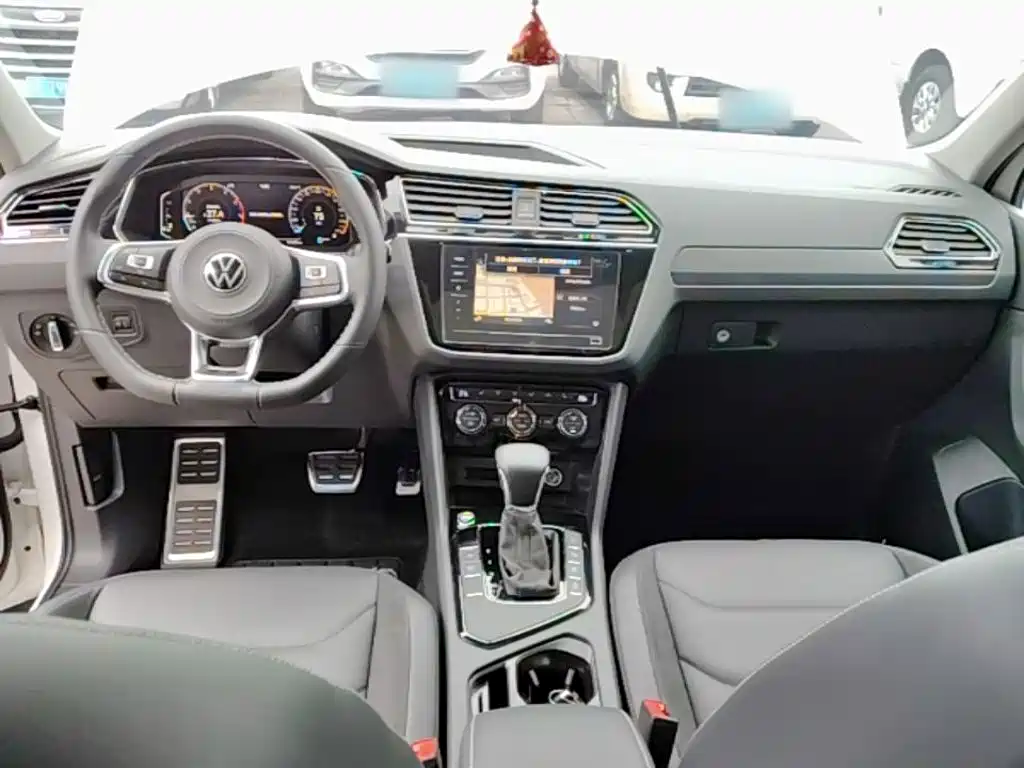 Volkswagen Tiguan L 2021 — фото 10