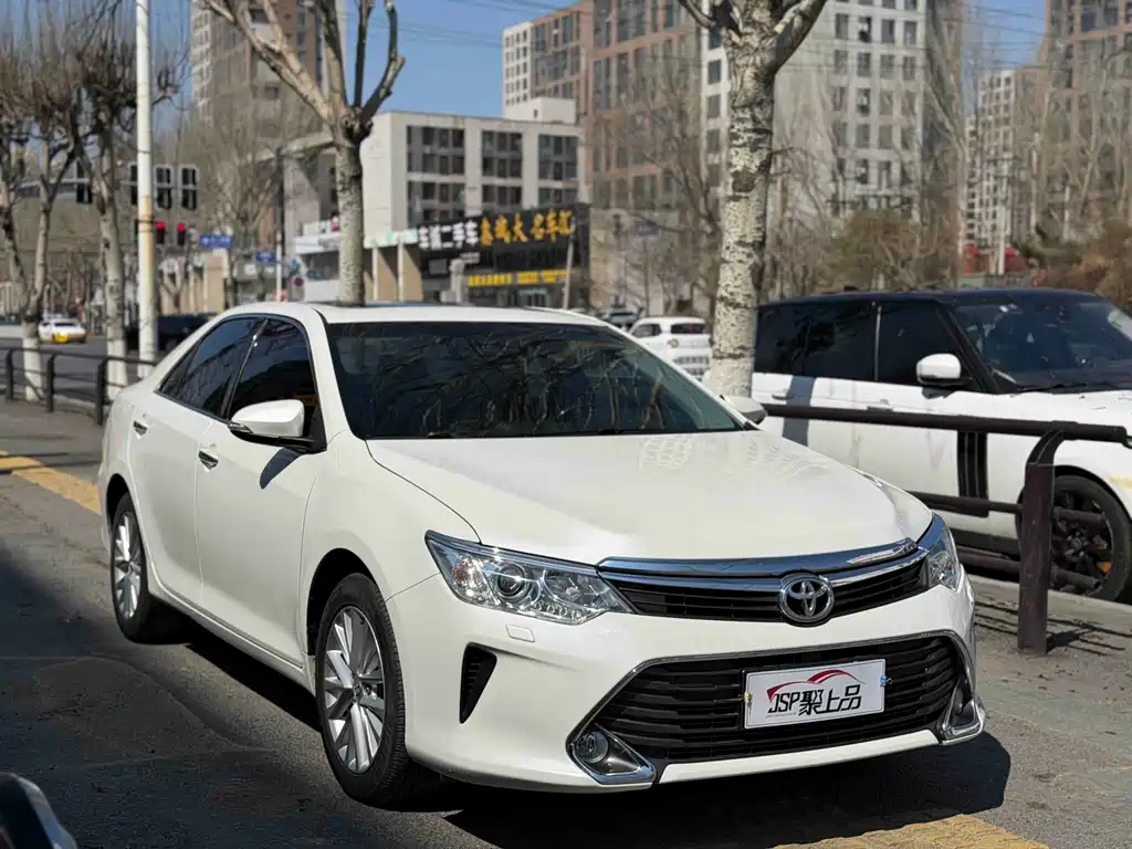 Toyota Camry 2016 — фото 3