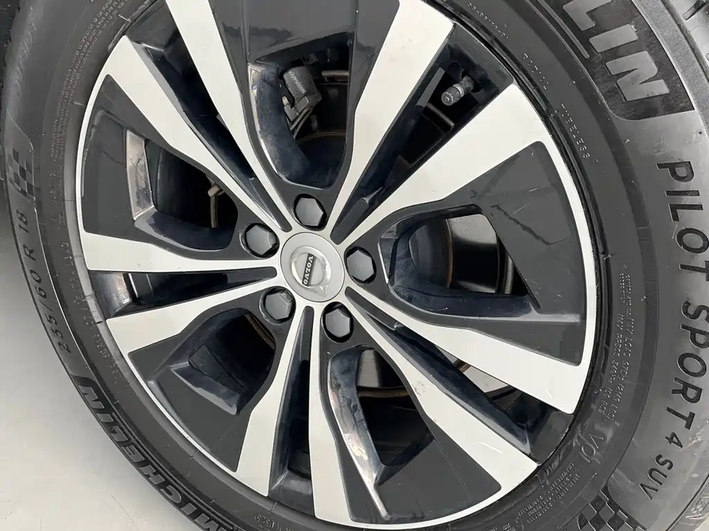 Volvo XC60 2023 — фото 13