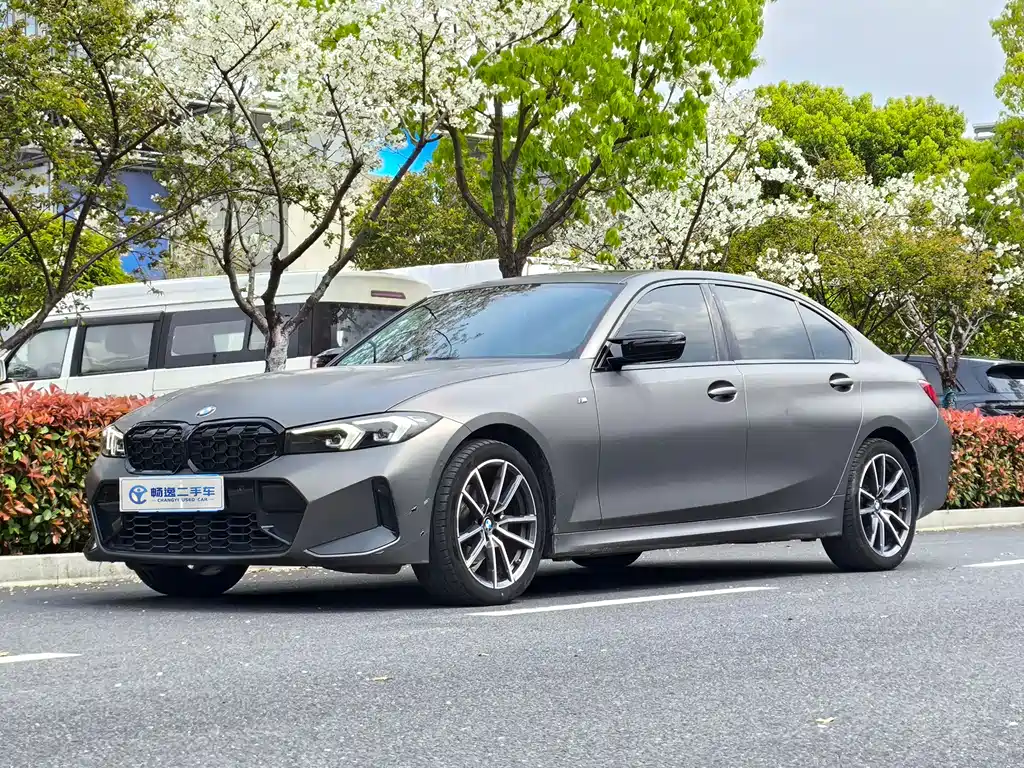 BMW 3 Series 2024 — фото 1