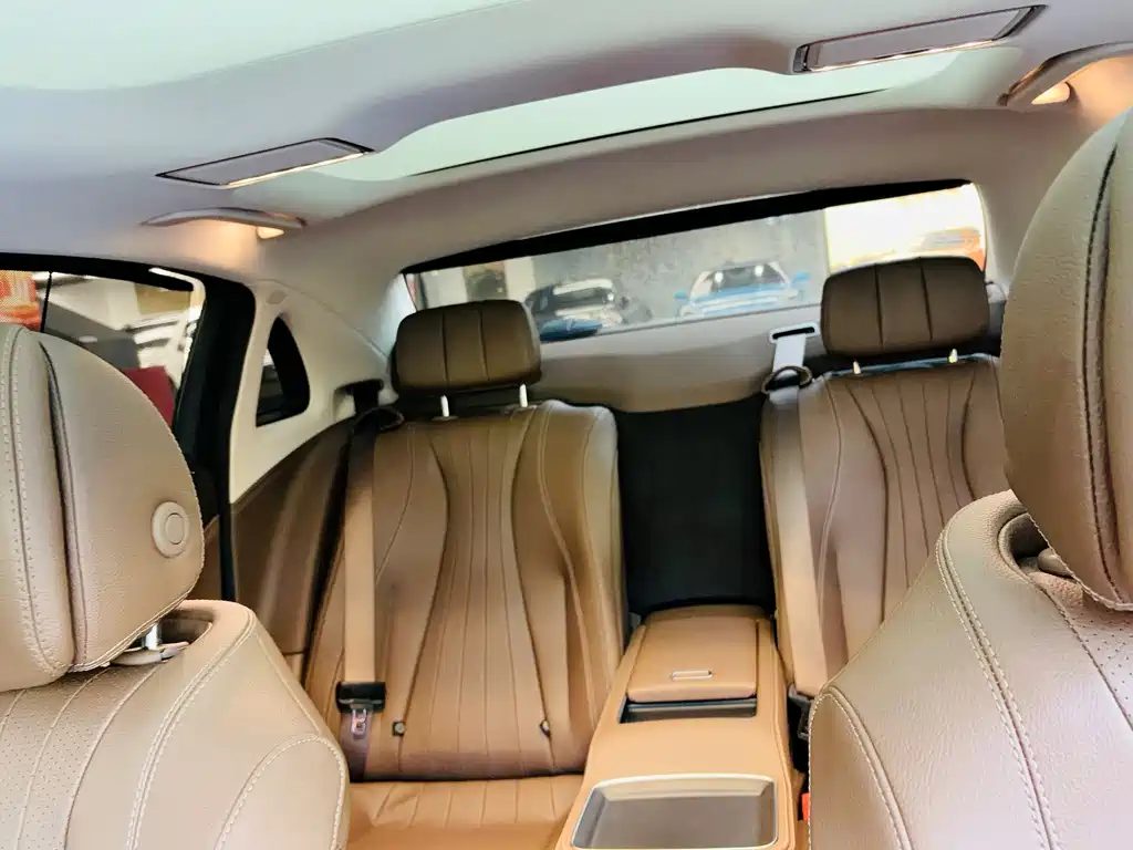 Mercedes-Benz E-Class 2022 — фото 15