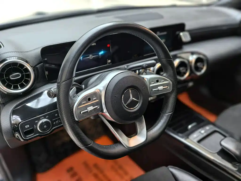 Mercedes-Benz A-Class 2019 — фото 8
