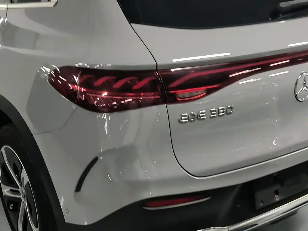 Mercedes-Benz EQE SUV 2023 — фото 19