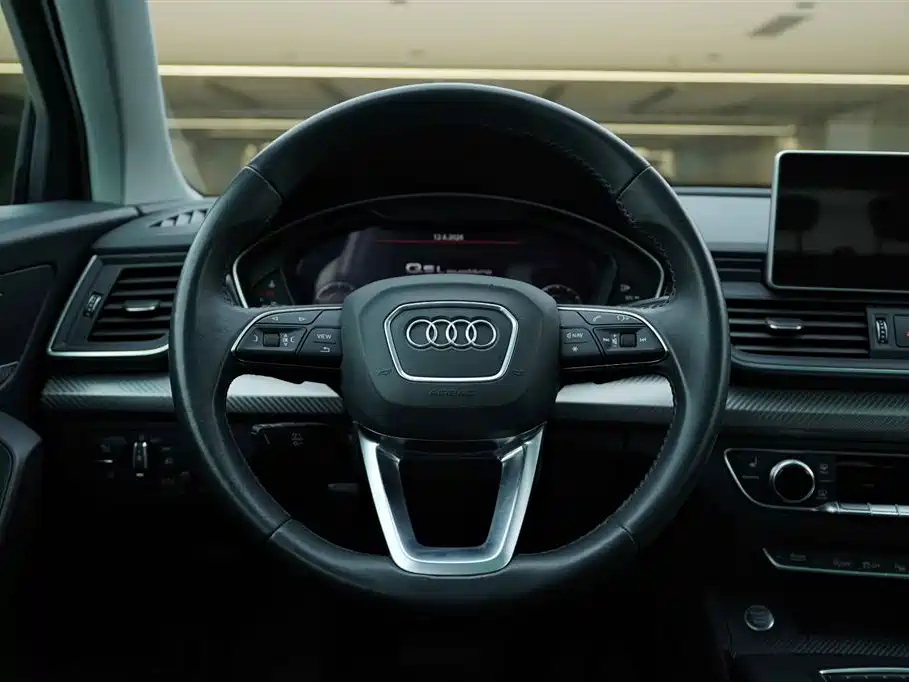 Audi Q5L 2021 — фото 18