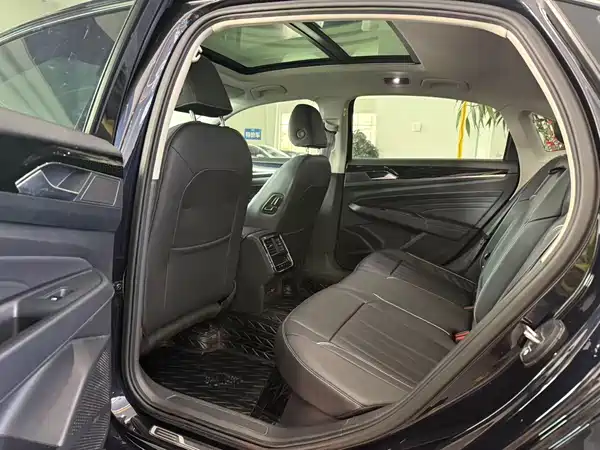 Volkswagen Passat 2023
