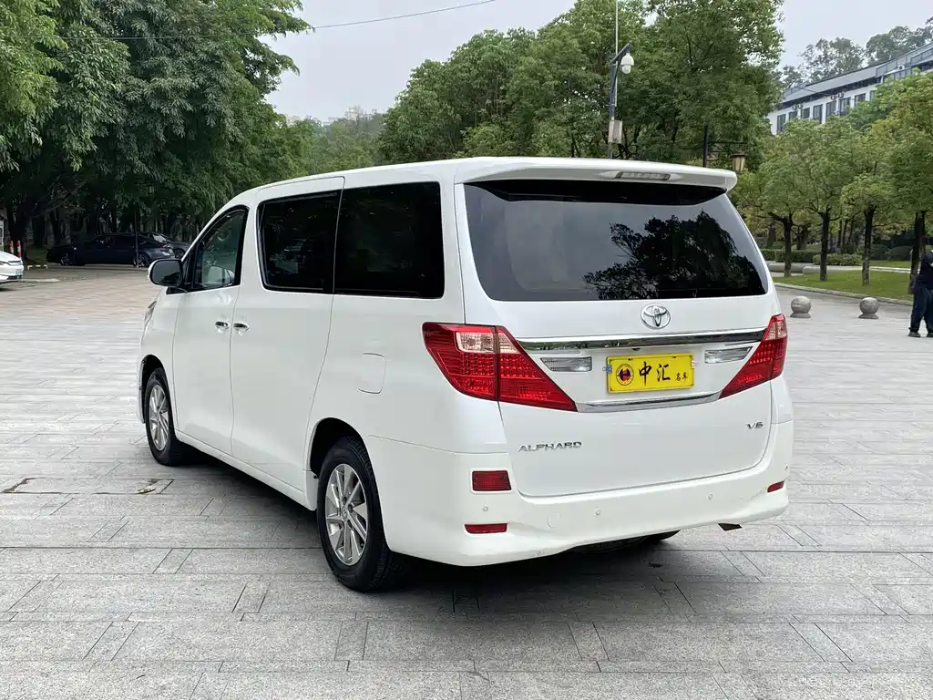 Toyota Alphard 2012 — фото 9