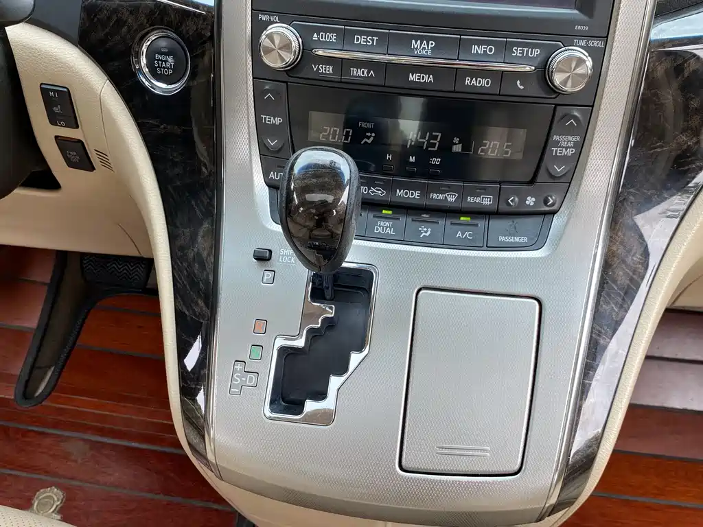 Toyota Alphard 2012 — фото 13