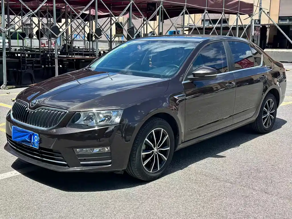 Skoda Octavia 2016 — фото 13