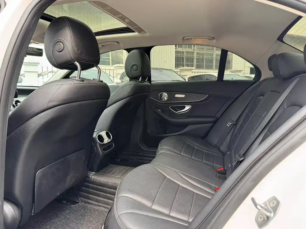 Mercedes-Benz C-Class 2019 — фото 15