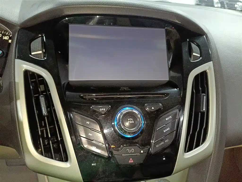 Ford Focus 2015 — фото 13