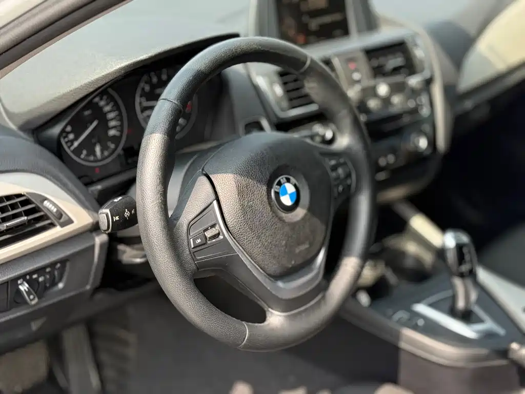 BMW 1 Series 2016 — фото 11