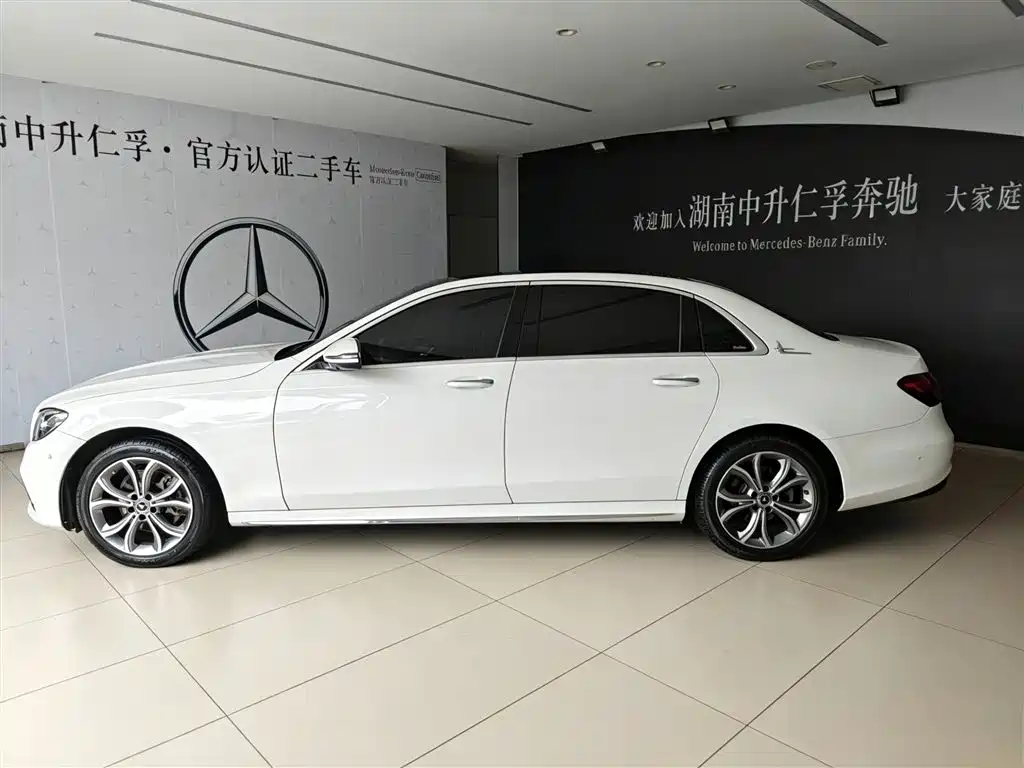 Mercedes-Benz E-Class 2022