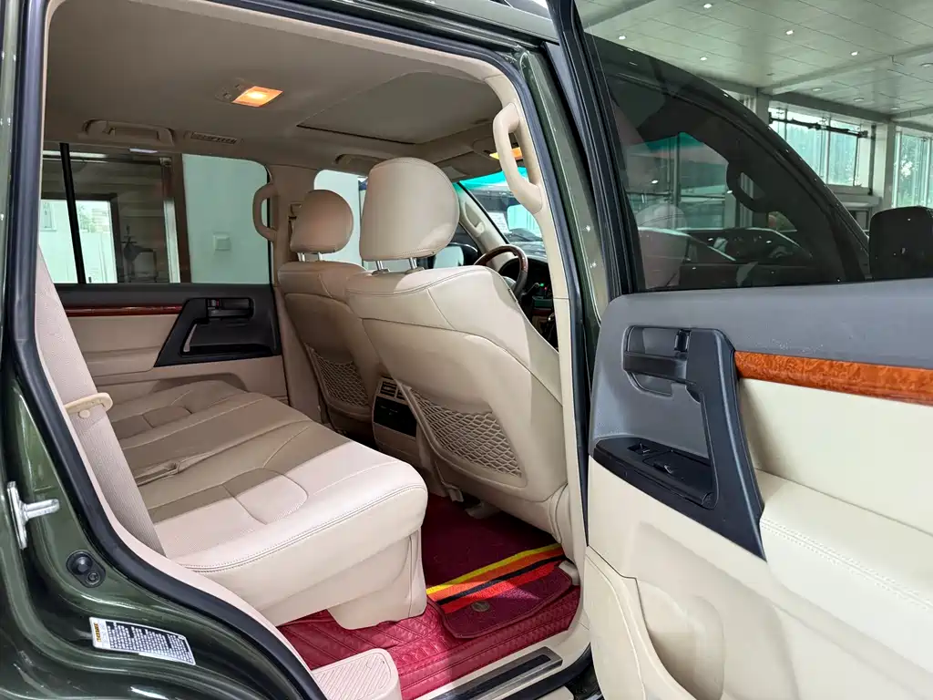 Toyota Land Cruiser 2015 — фото 9