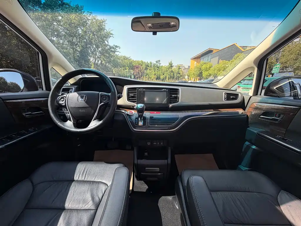 Honda Odyssey 2018 — фото 12