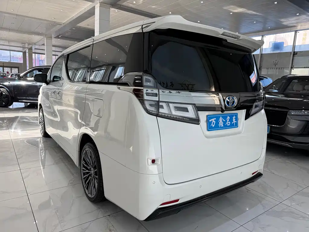 Toyota Vellfire 2021 — фото 16