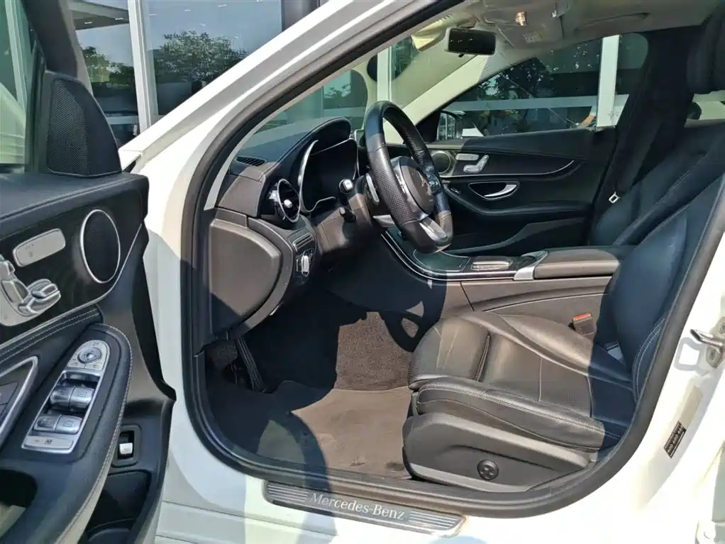 Mercedes-Benz C-Class 2020