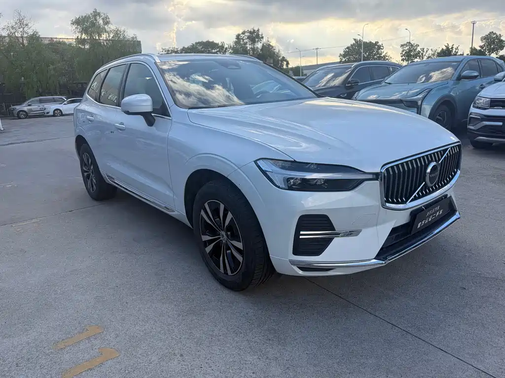 Volvo XC60 2024 — фото 2