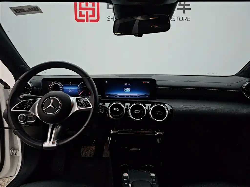 Mercedes-Benz A-Class 2023 — фото 14