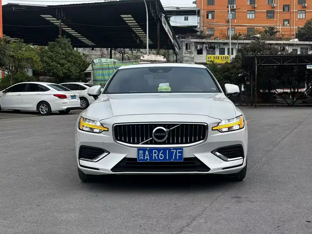 Volvo S60 2021 — фото 2
