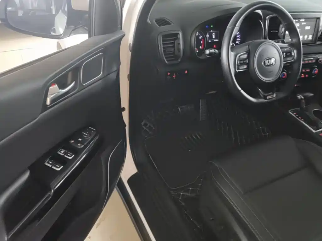 Kia KX5 2018 — фото 16