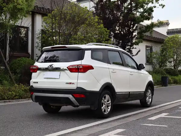 BAIC Huansu S3 2016