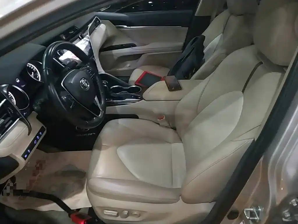 Toyota Camry 2020 — фото 22