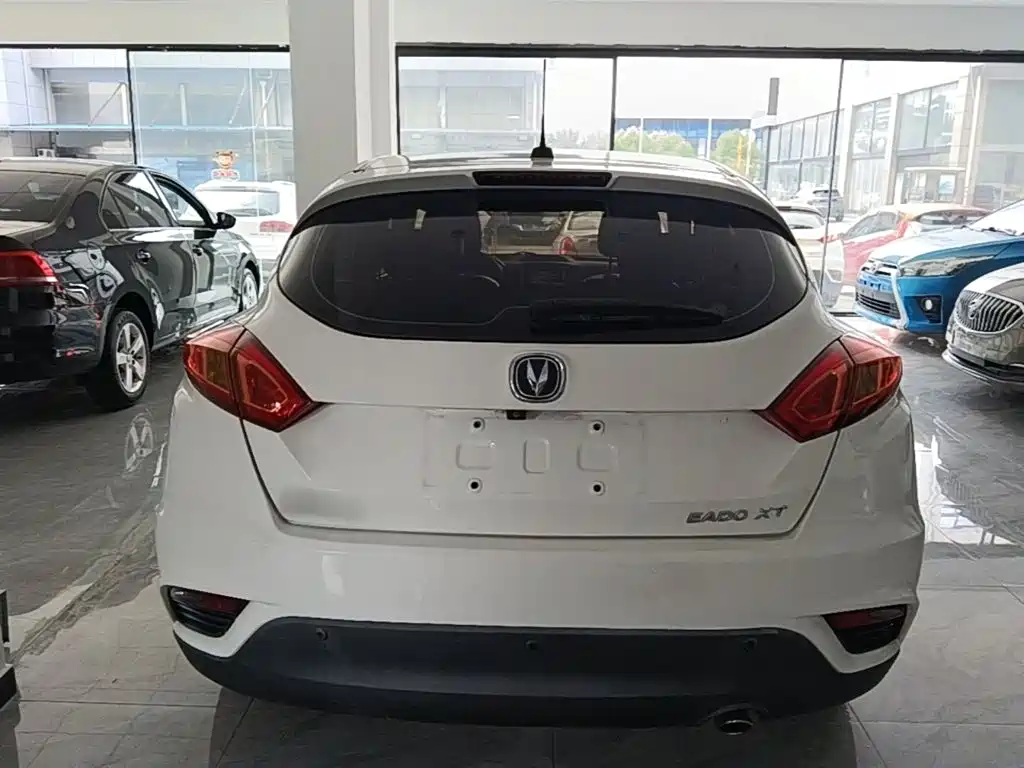 Changan Eado XT 2016 — фото 6