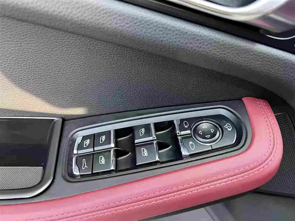 Porsche Macan 2023 — фото 14