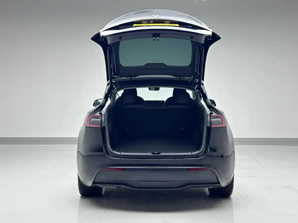 Tesla Model Y 2022 — фото 12