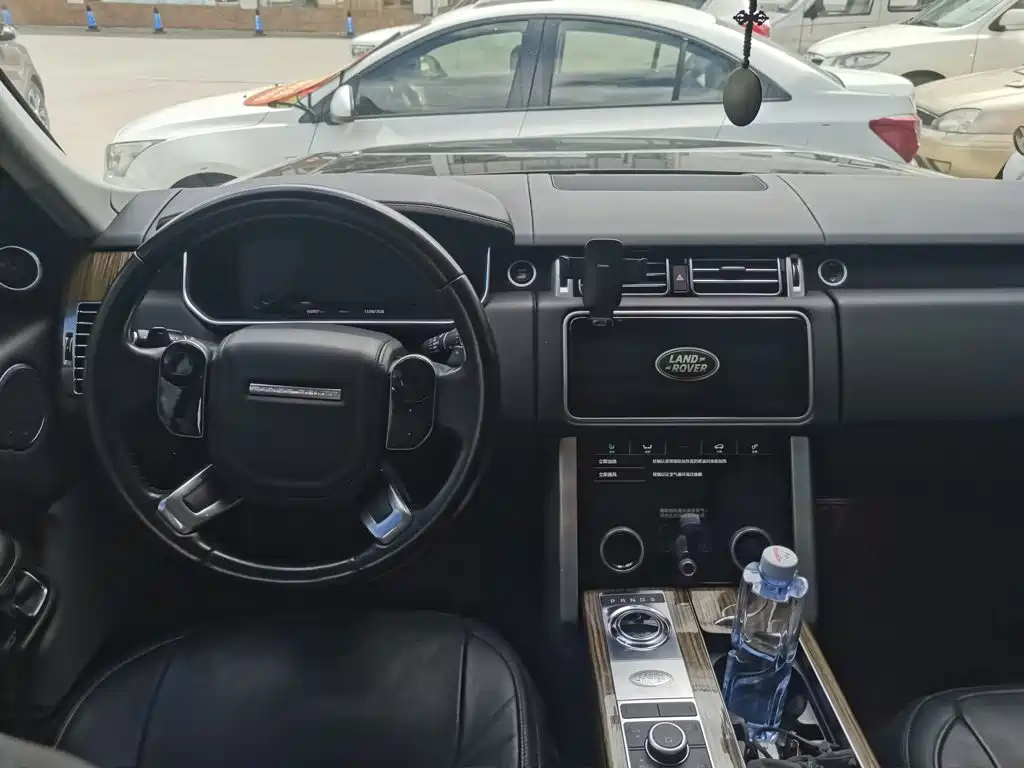 Land Rover Range Rover 2018 — фото 15