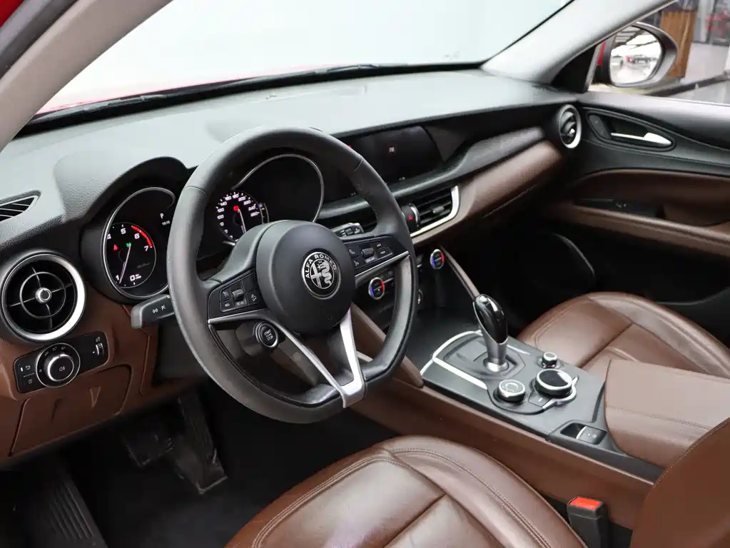 Alfa Romeo Stelvio 2019 — фото 16