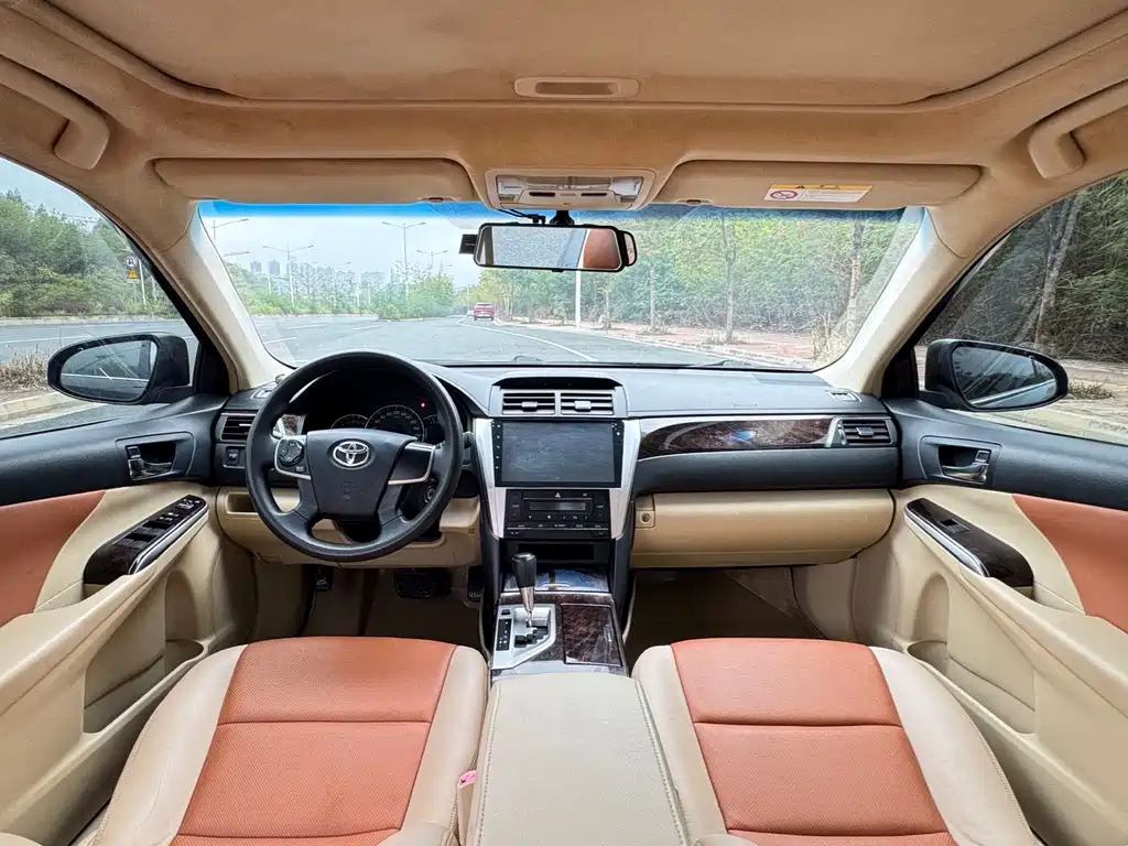 Toyota Camry 2015 — фото 6